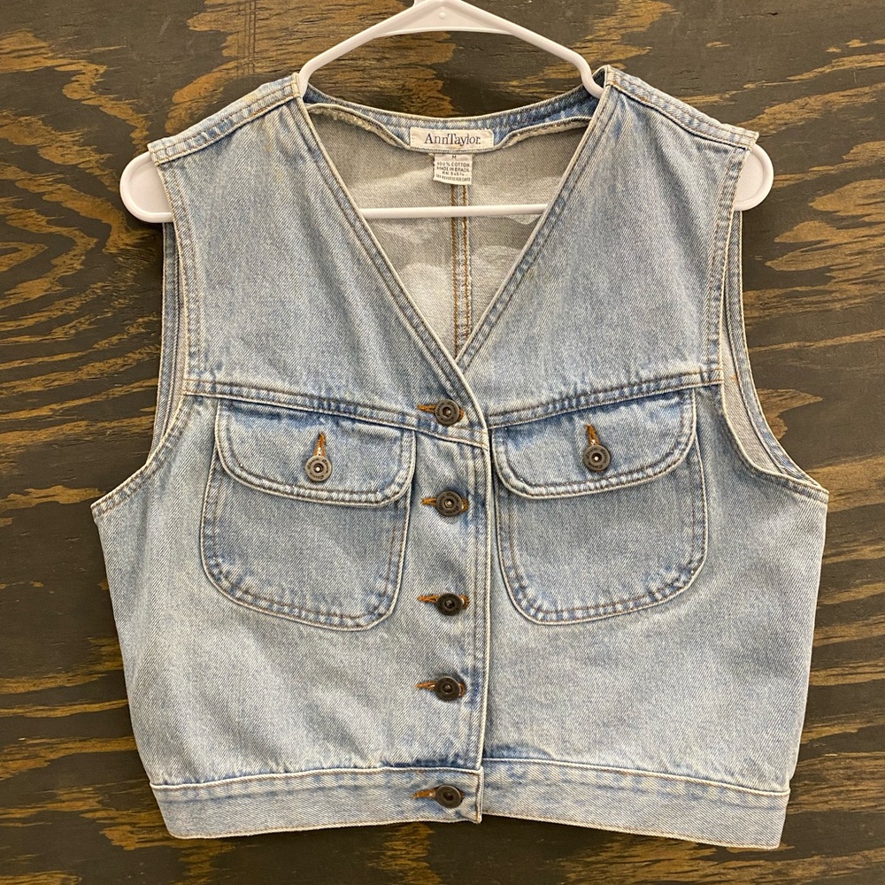 Vintage Ann Taylor Denim Vest Women’s M Light Wash Button Front